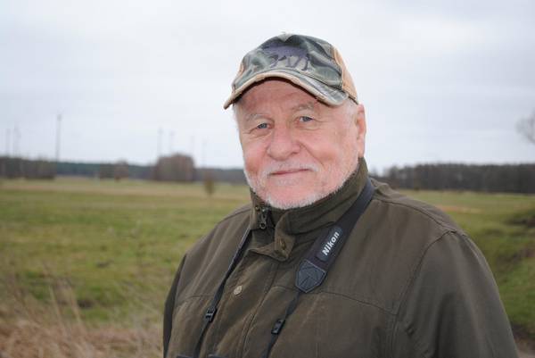 Der Stendaler Hobby-Ornithologe Johannes Braun befasst sich am 15. August im ehemaligen Gertraudenhospital Stendal mit der heimischen Vogelwelt im Siedlungsbereich des Menschen. DSC 6034